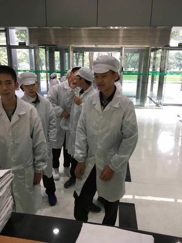 &mdash;记东华初级中学生态园校区231班参观oppo工厂之行